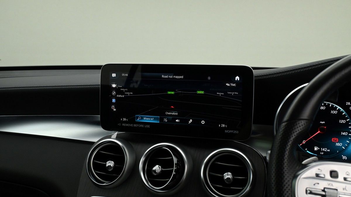 Mercedes-Benz GLC Image 11