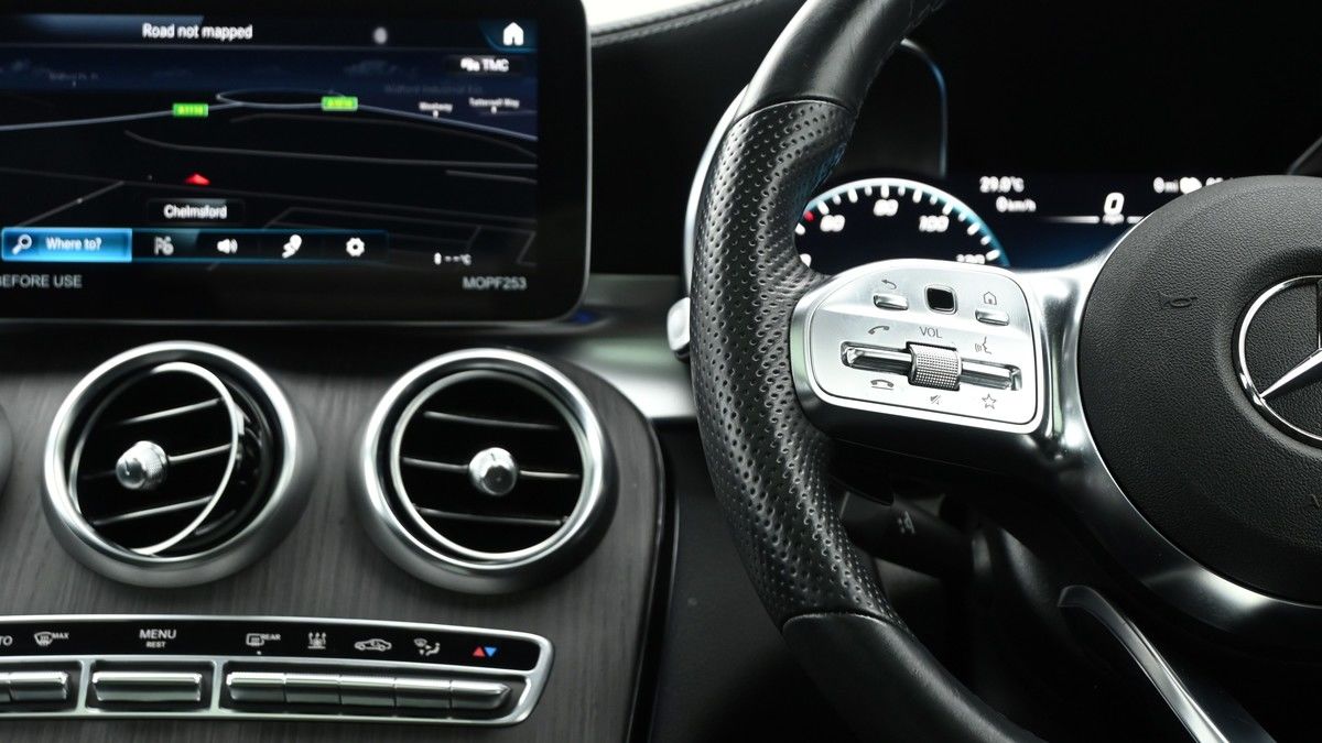 Mercedes-Benz GLC Image 15