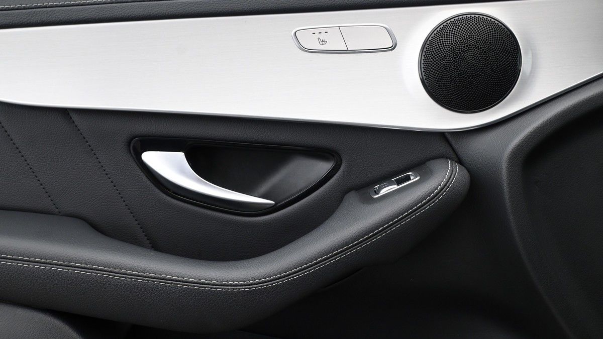 Mercedes-Benz GLC Image 13