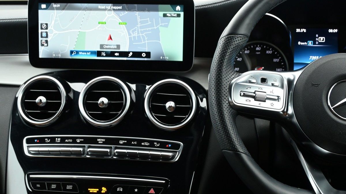 Mercedes-Benz GLC Image 15