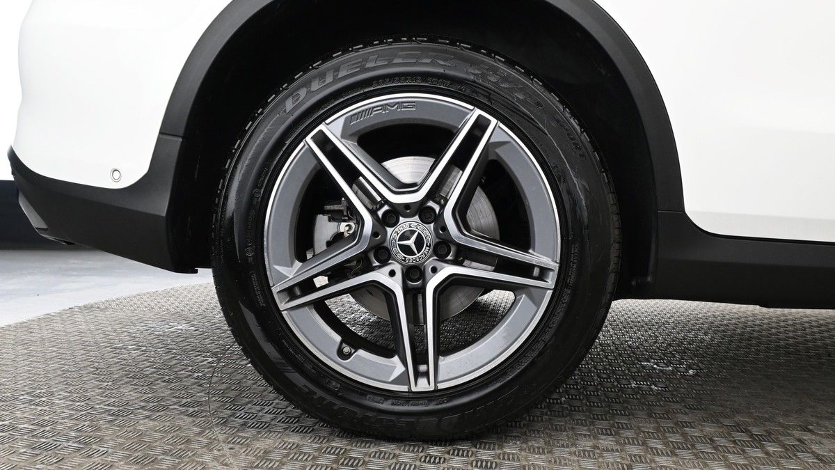 Mercedes-Benz GLC Image 9