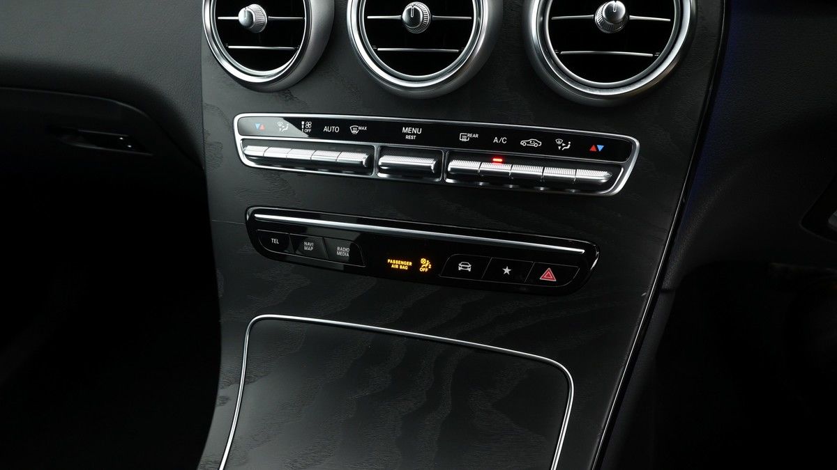 Mercedes-Benz GLC Image 12