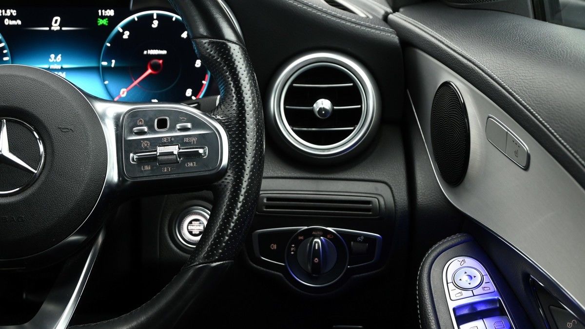Mercedes-Benz GLC Image 16