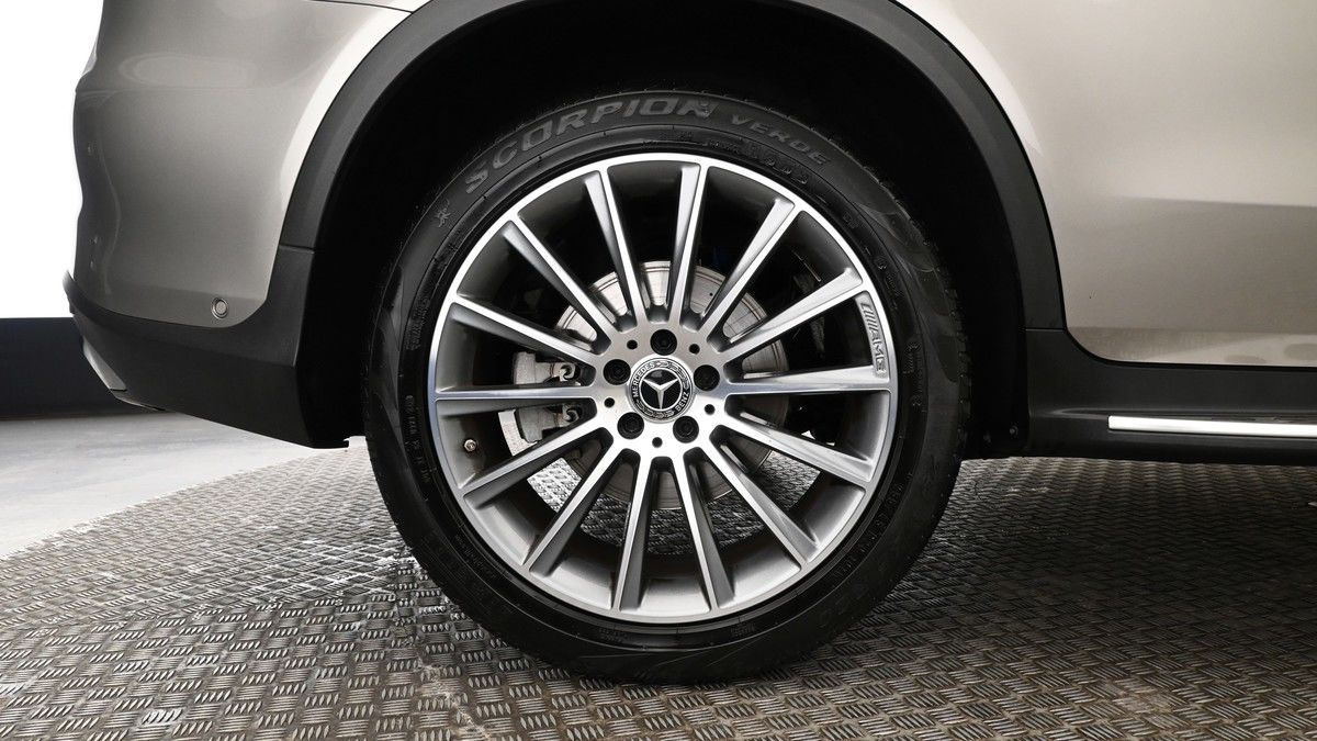 Mercedes-Benz GLC Image 9