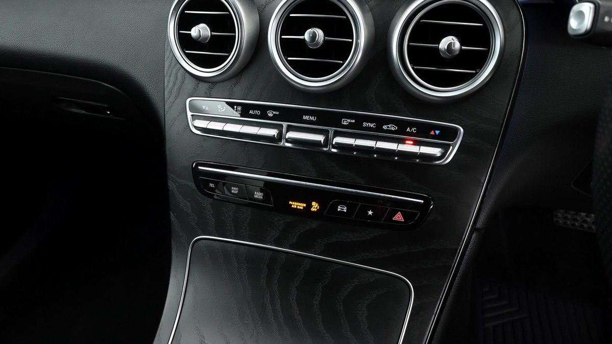 Mercedes-Benz GLC Image 12