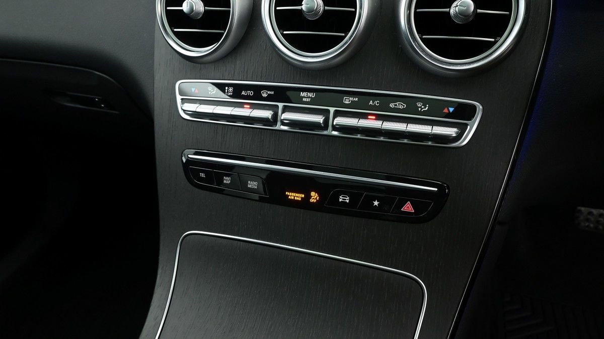 Mercedes-Benz GLC Image 12