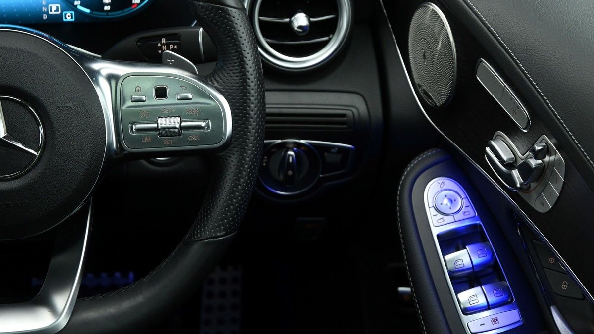 Mercedes-Benz GLC Image 16