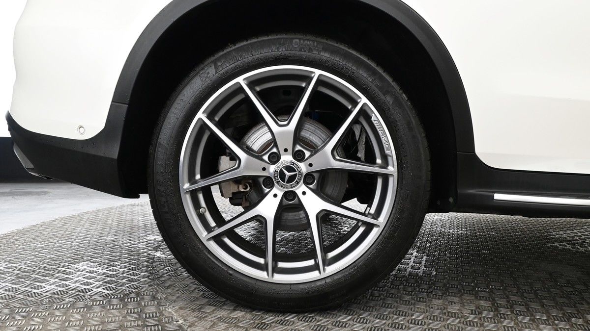 Mercedes-Benz GLC Image 9