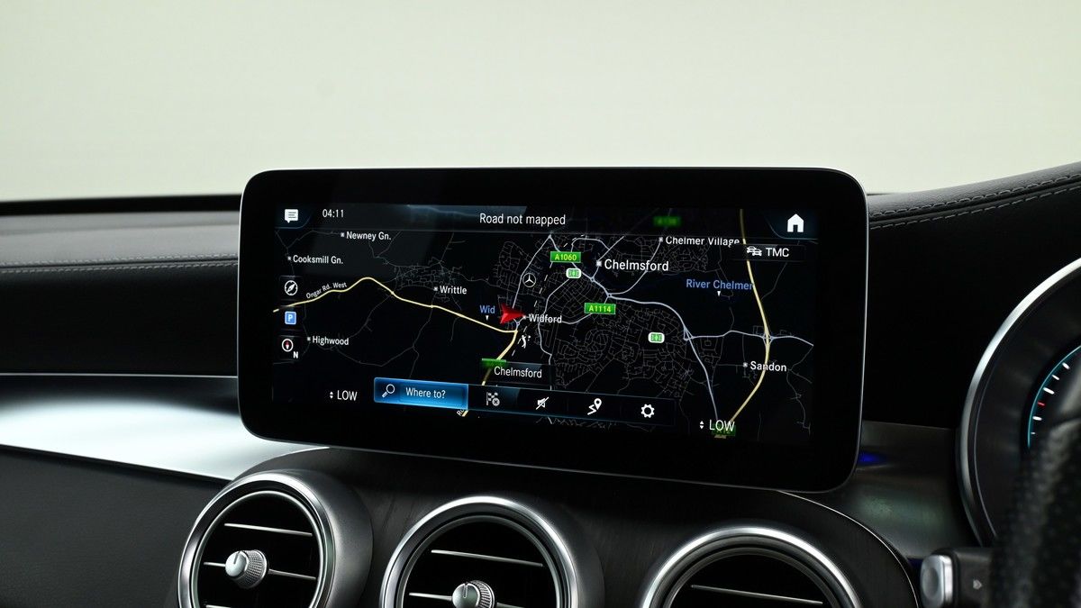 Mercedes-Benz GLC Image 11