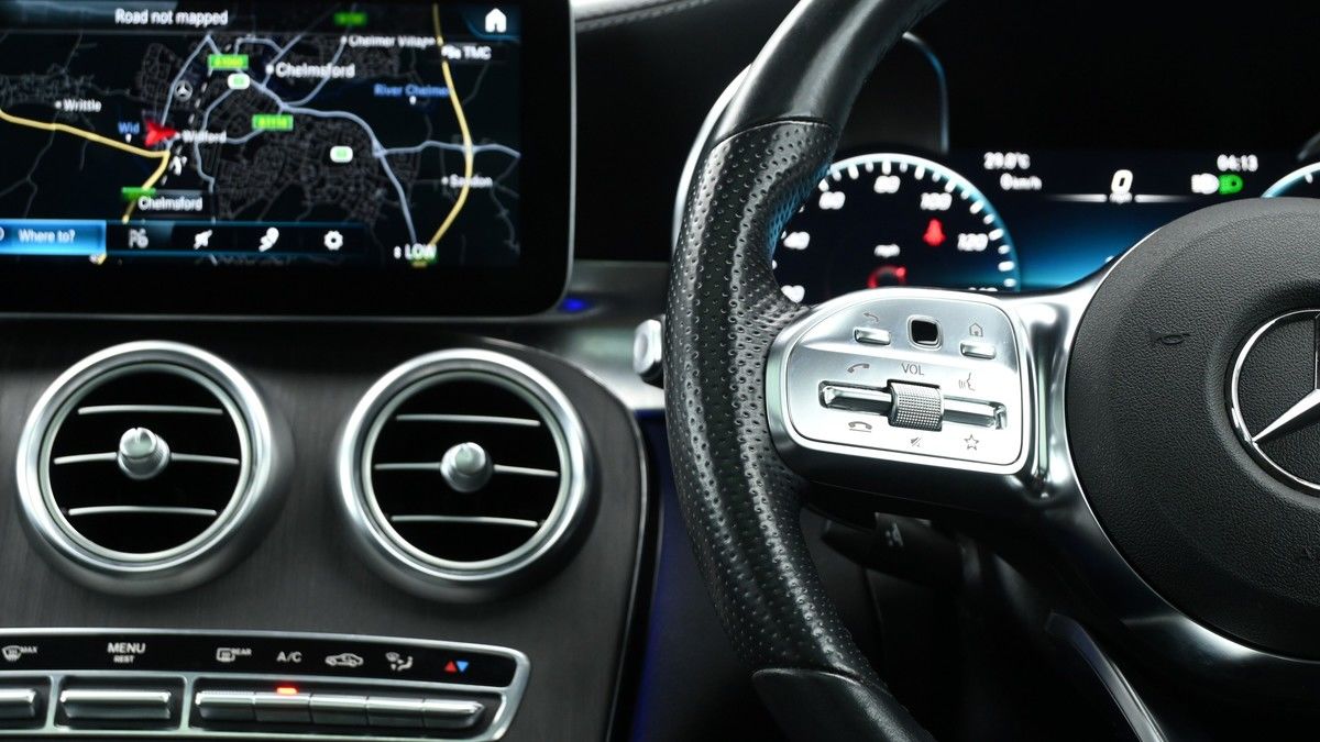 Mercedes-Benz GLC Image 15