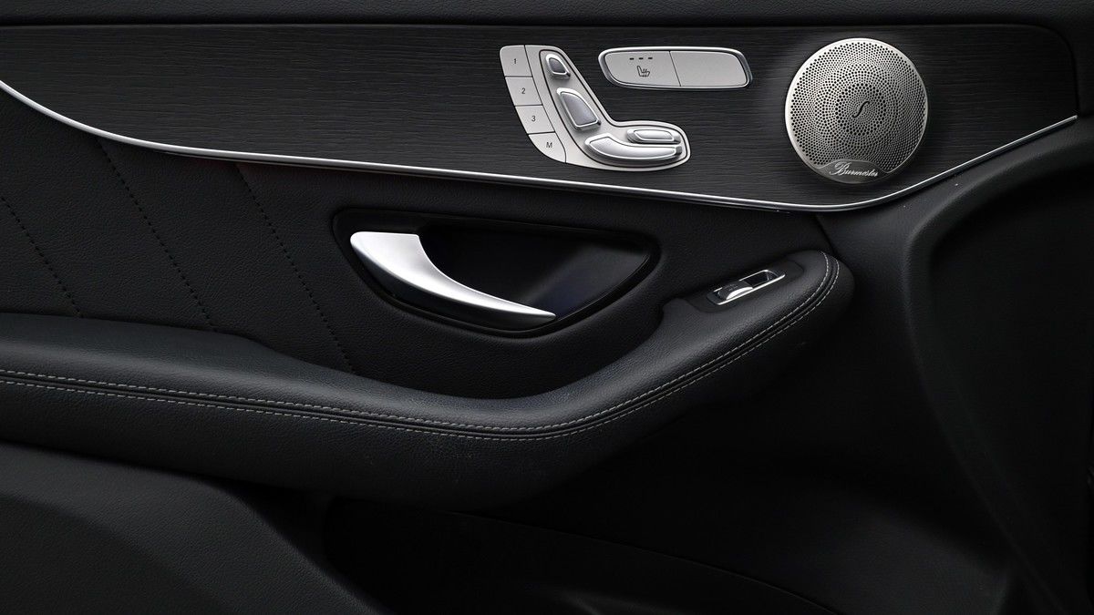 Mercedes-Benz GLC Image 13