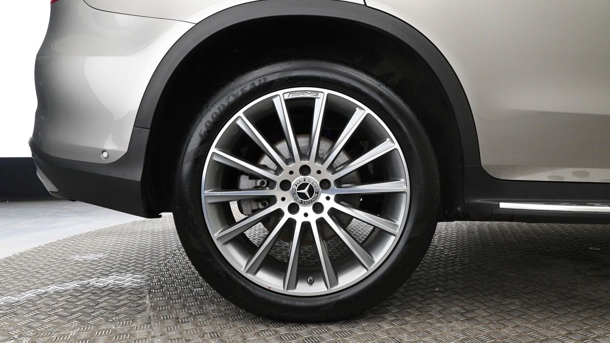 Mercedes-Benz GLC Image 8