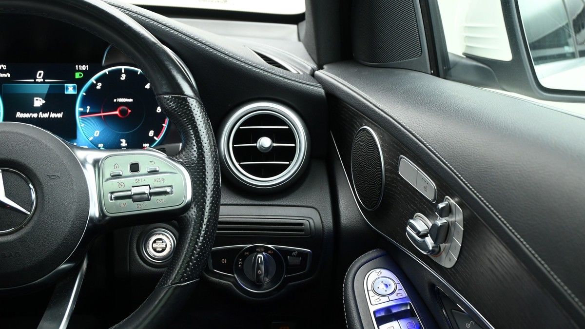 Mercedes-Benz GLC Image 16