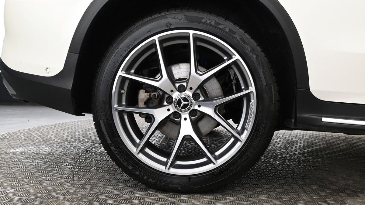 Mercedes-Benz GLC Image 9