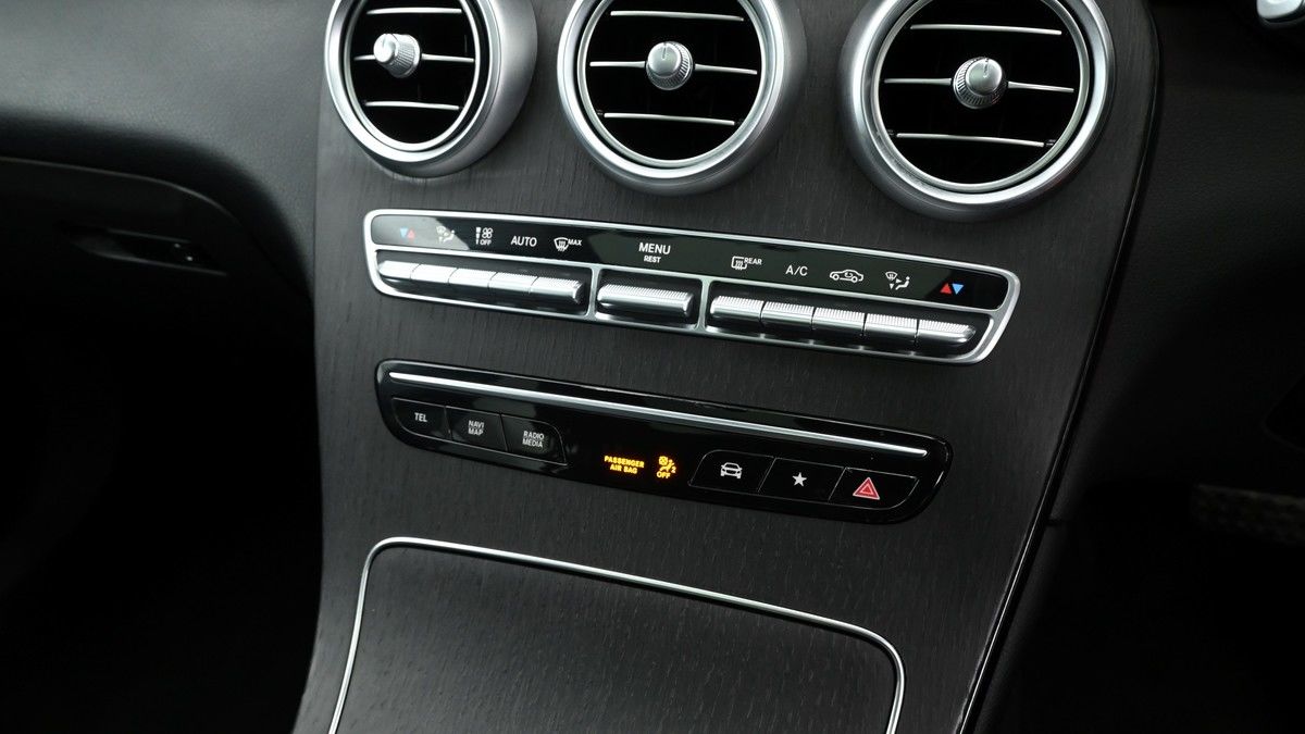 Mercedes-Benz GLC Image 12