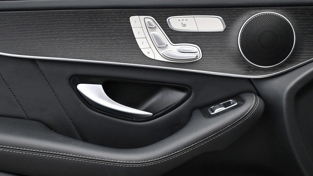 Mercedes-Benz GLC Image 13