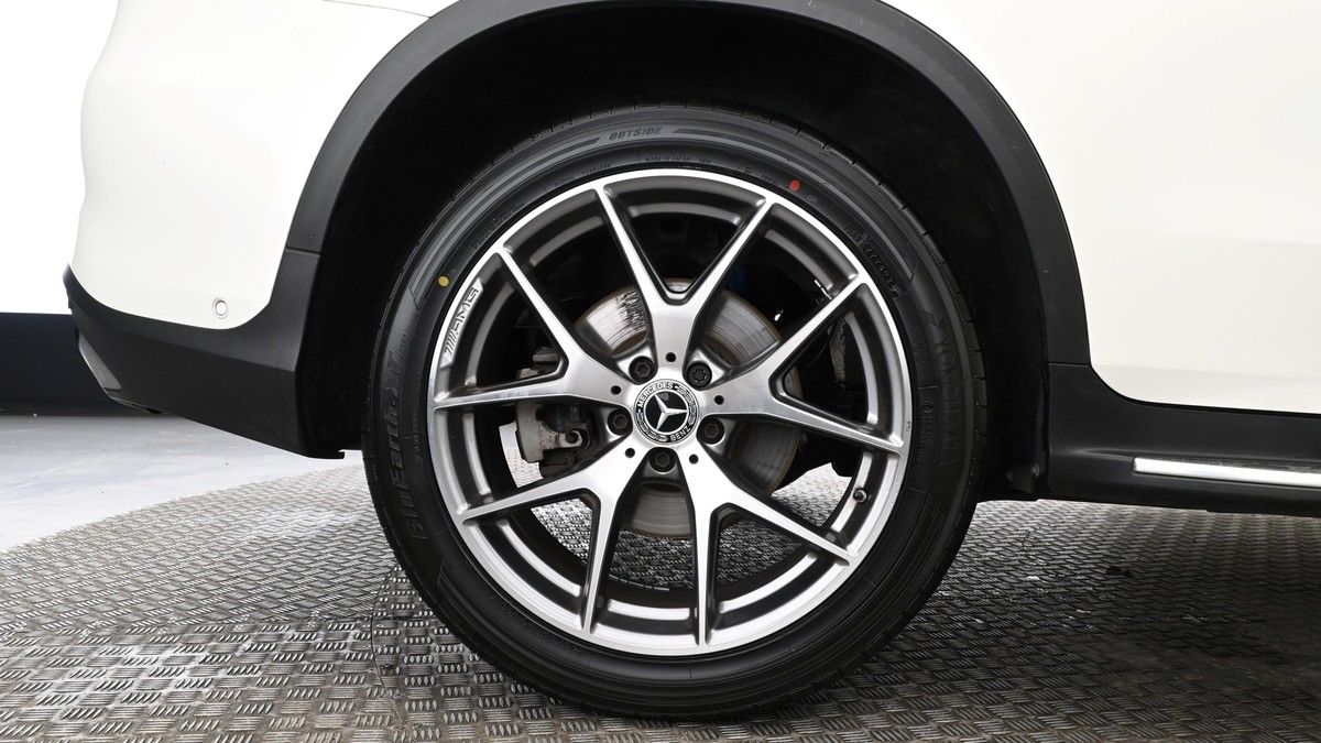 Mercedes-Benz GLC Image 9