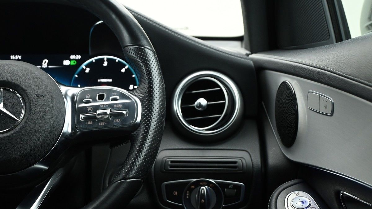 Mercedes-Benz GLC Image 15