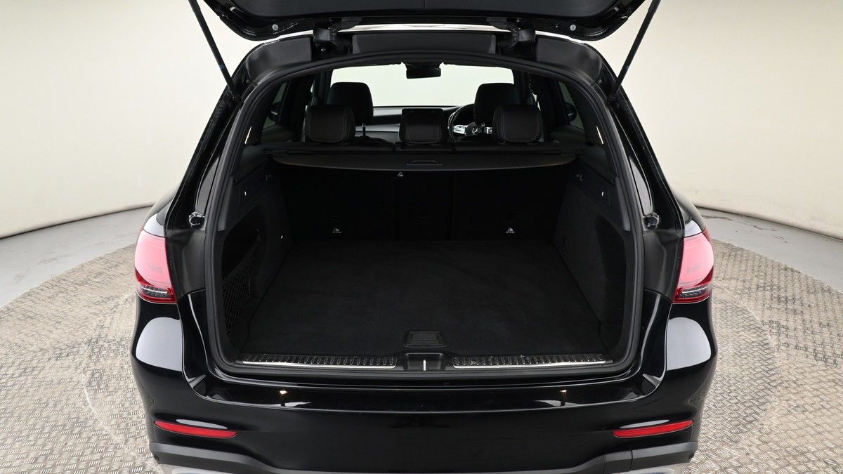 Mercedes-Benz GLC Image 9