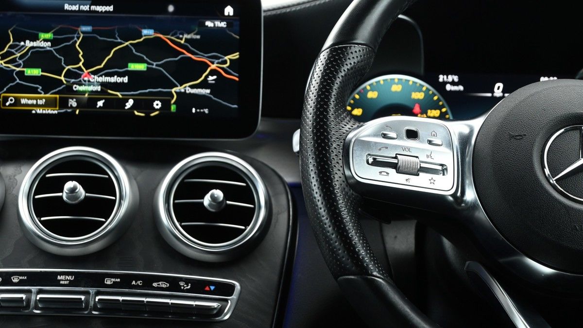 Mercedes-Benz GLC Image 14