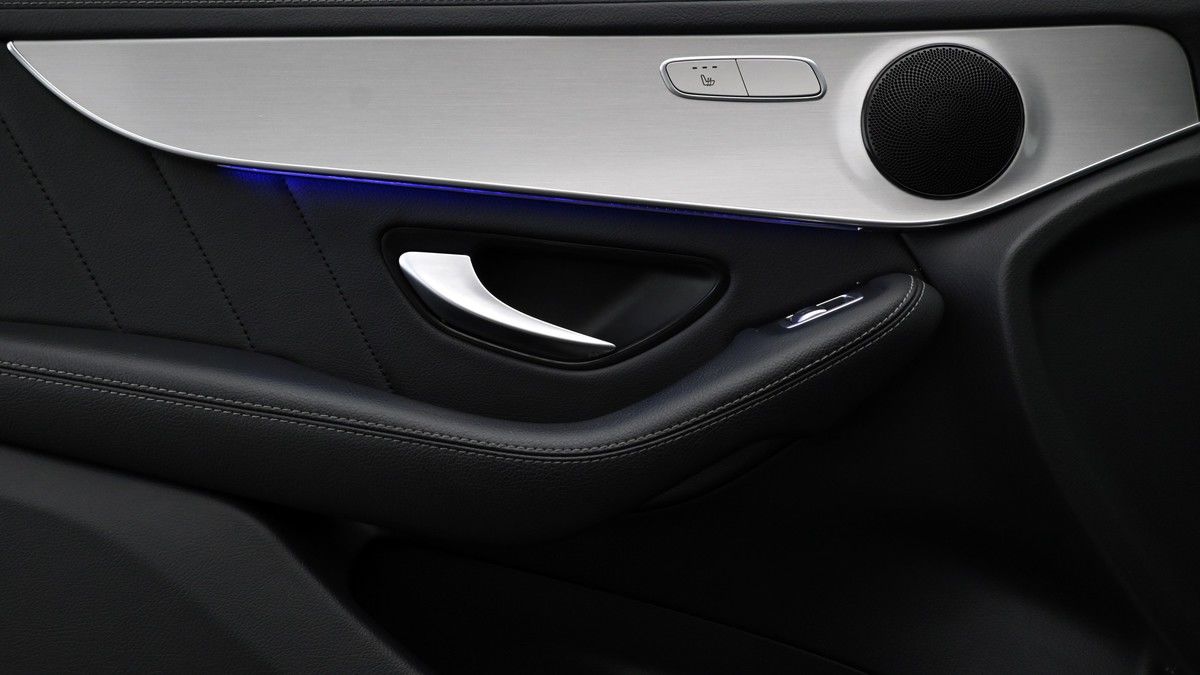 Mercedes-Benz GLC Image 12
