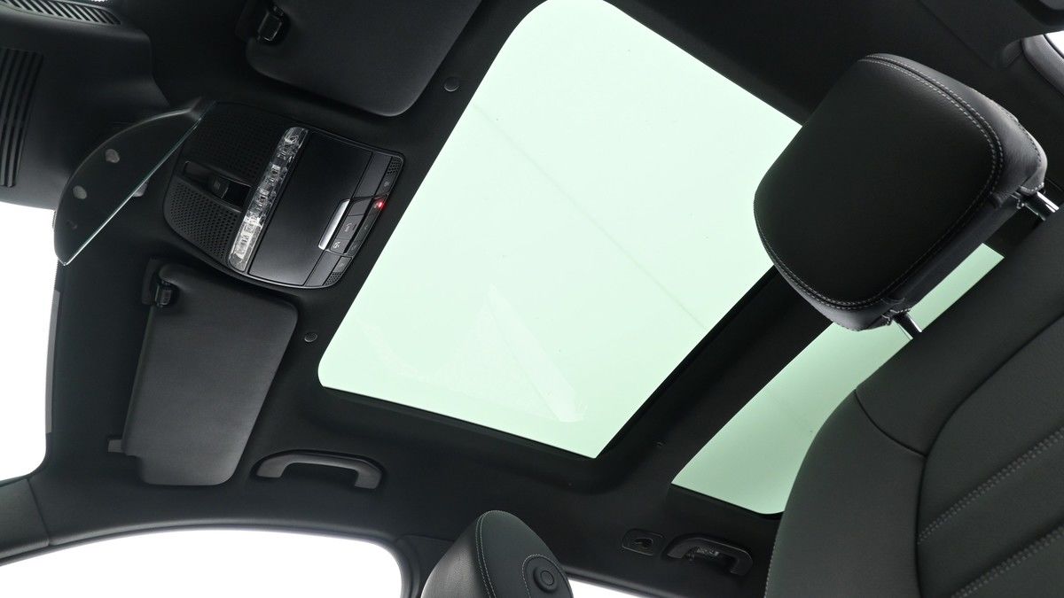 Mercedes-Benz GLC Image 2