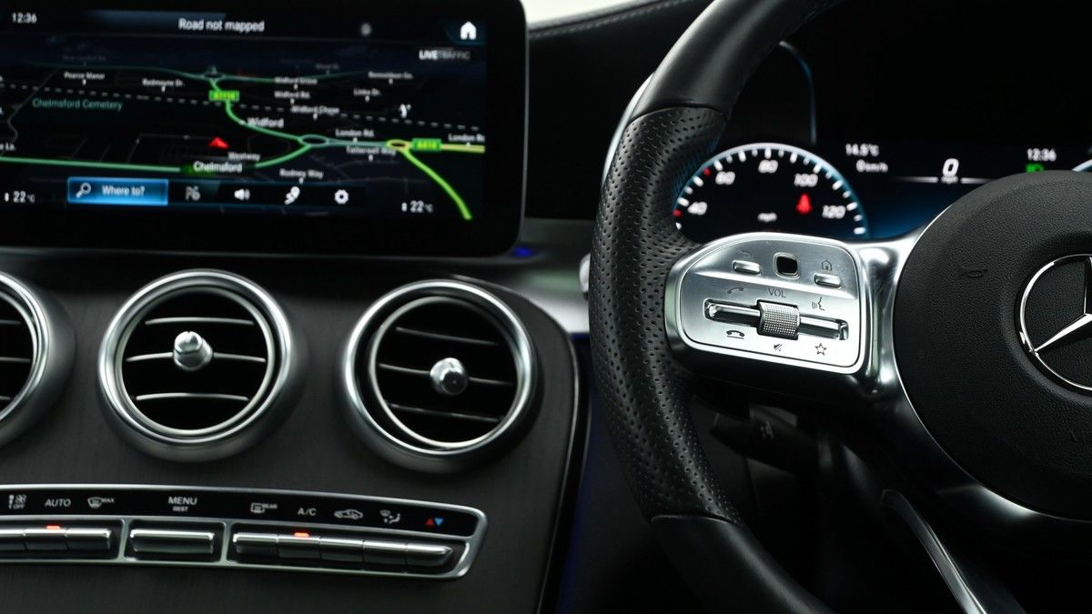 Mercedes-Benz GLC Image 15