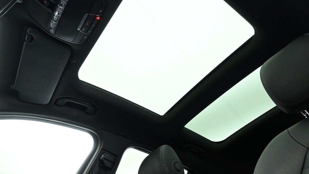Mercedes-Benz GLC Image 2
