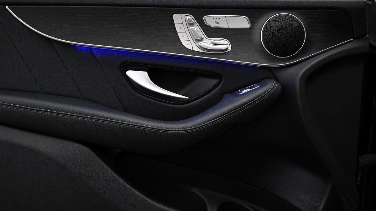 Mercedes-Benz GLC Image 13
