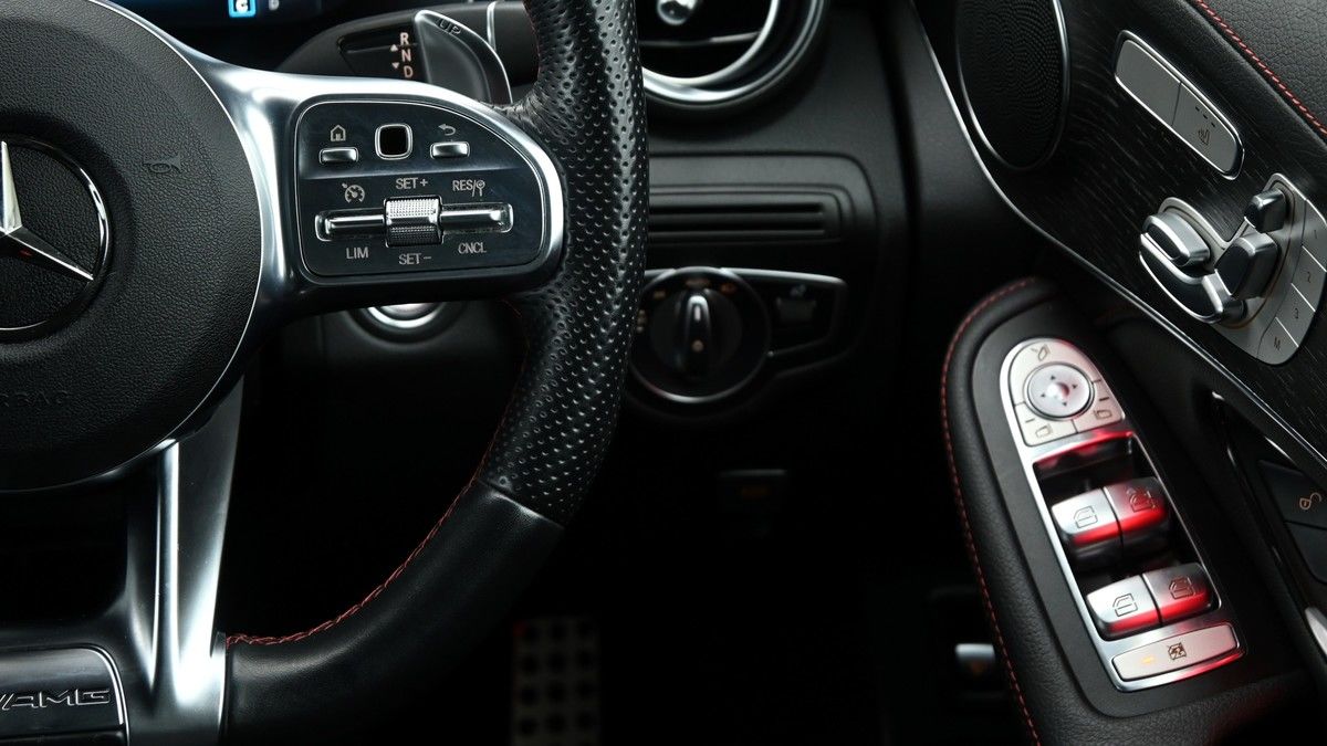 Mercedes-Benz GLC Image 16