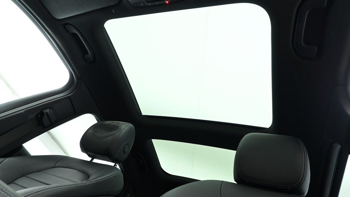 Mercedes-Benz GLC Image 2