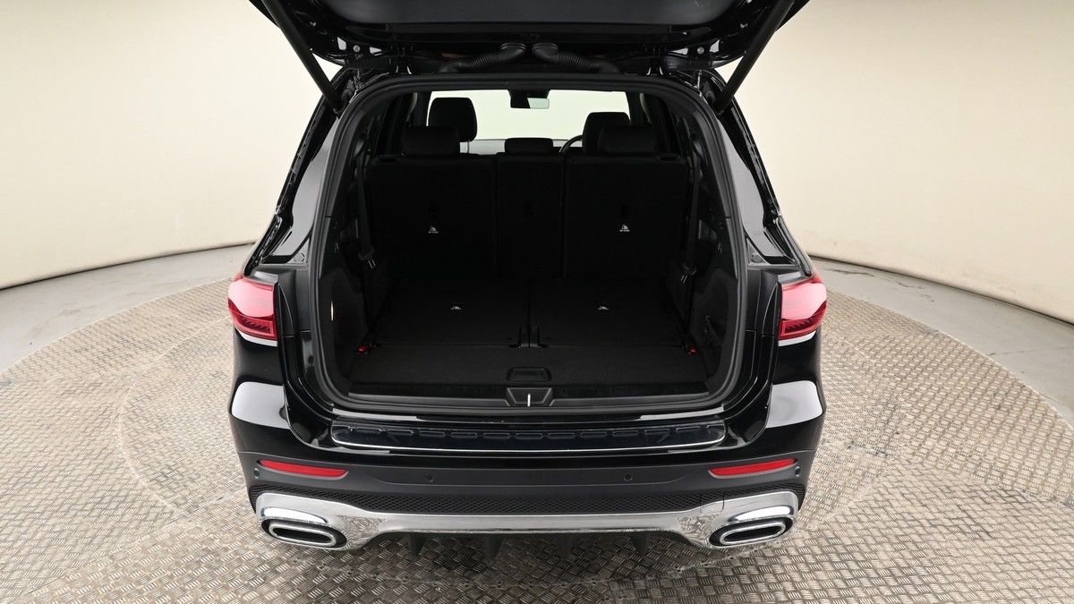 Mercedes-Benz GLB Image 9