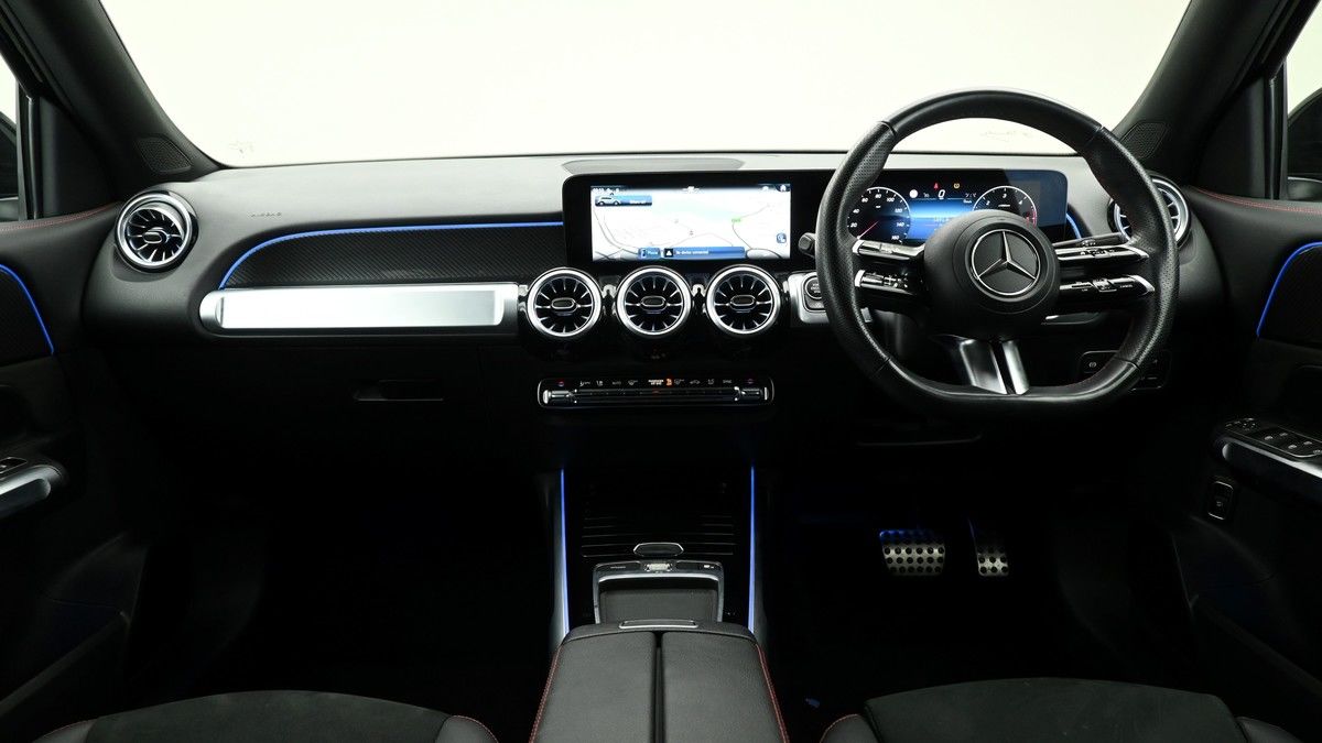 Mercedes-Benz GLB Image 13