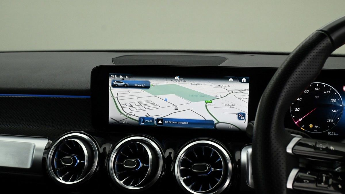 Mercedes-Benz GLB Image 10