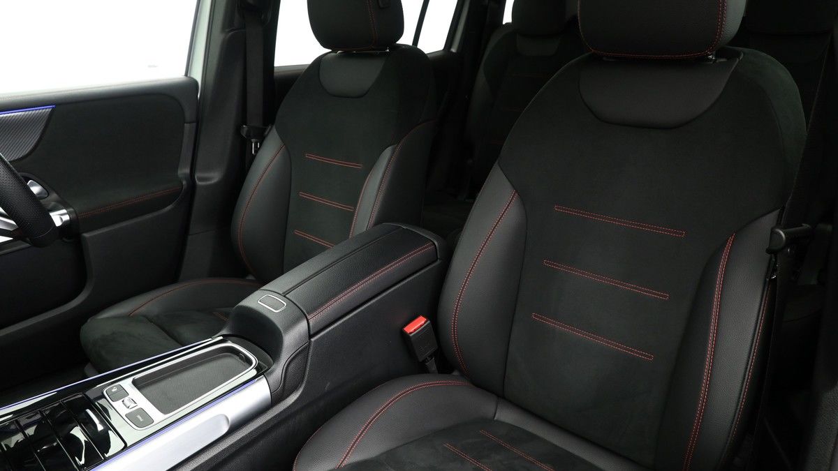 Mercedes-Benz GLB Image 3