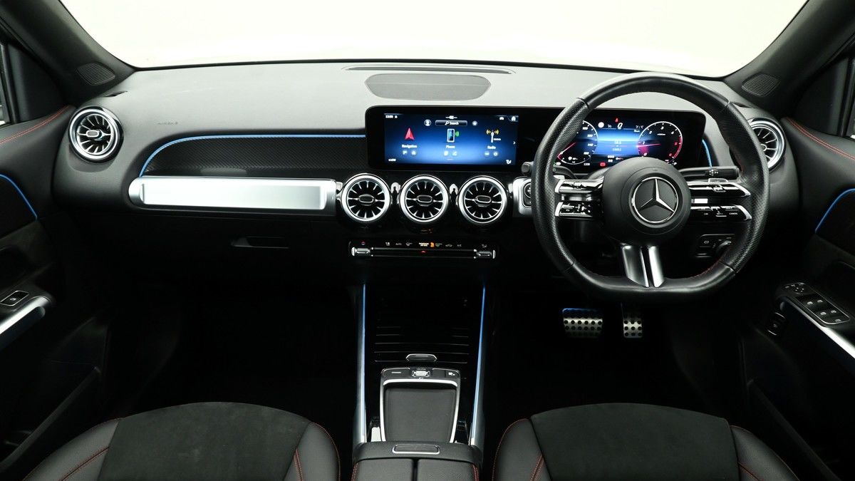 Mercedes-Benz GLB Image 13