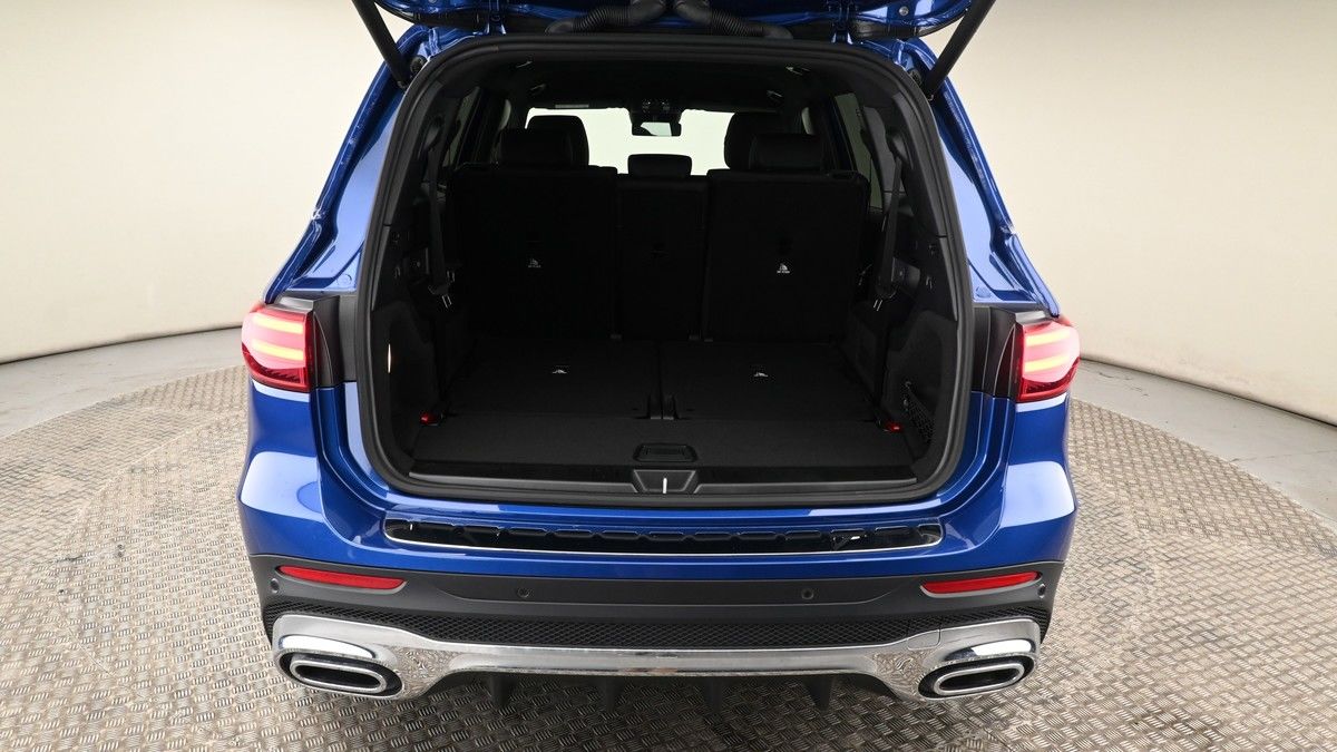 Mercedes-Benz GLB Image 10