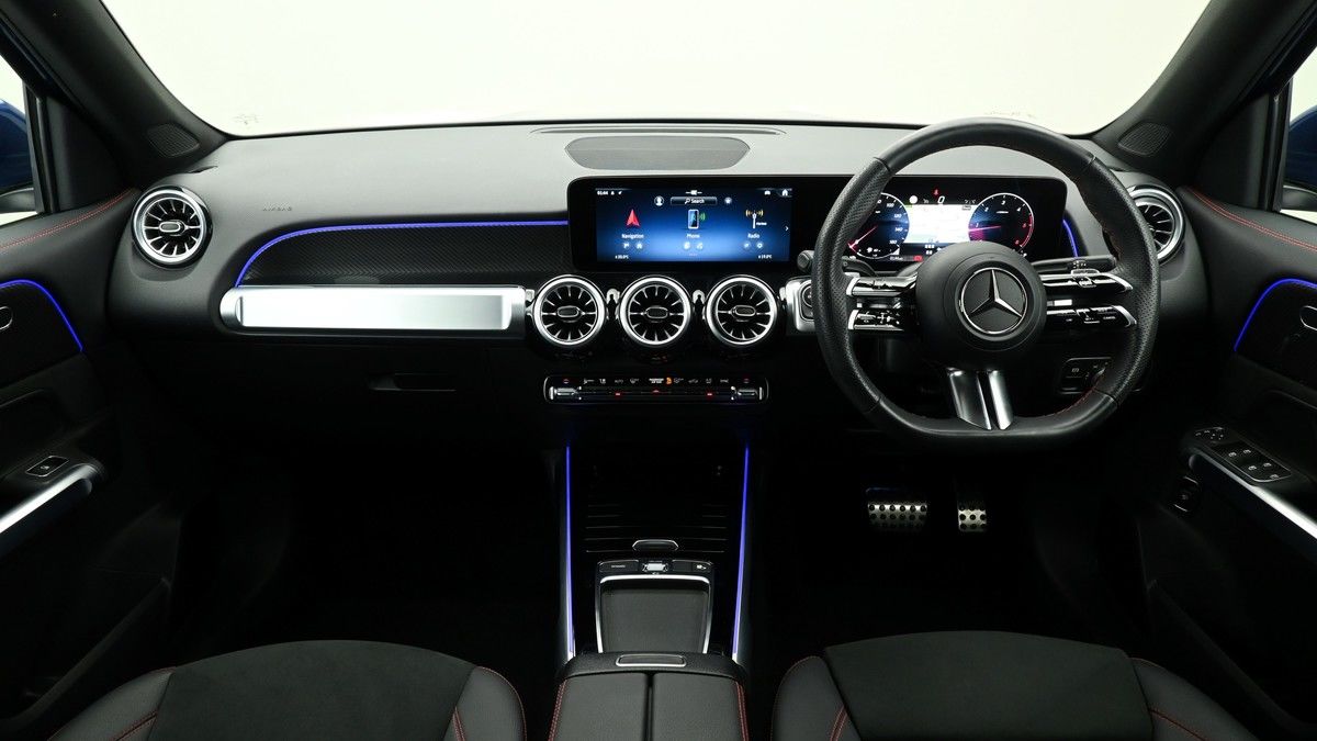 Mercedes-Benz GLB Image 14
