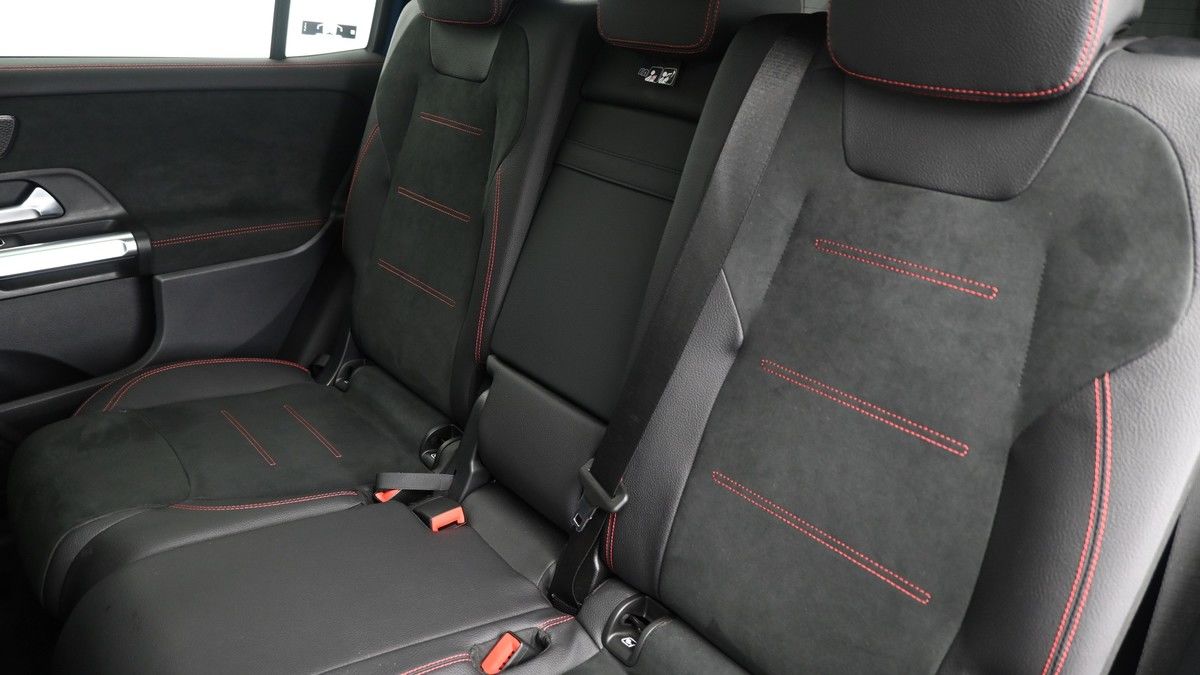 Mercedes-Benz GLB Image 5