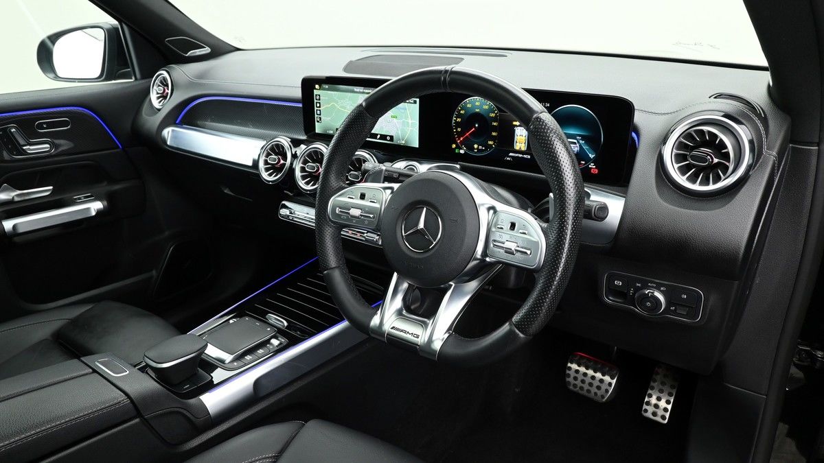 Mercedes-Benz GLB Image 3