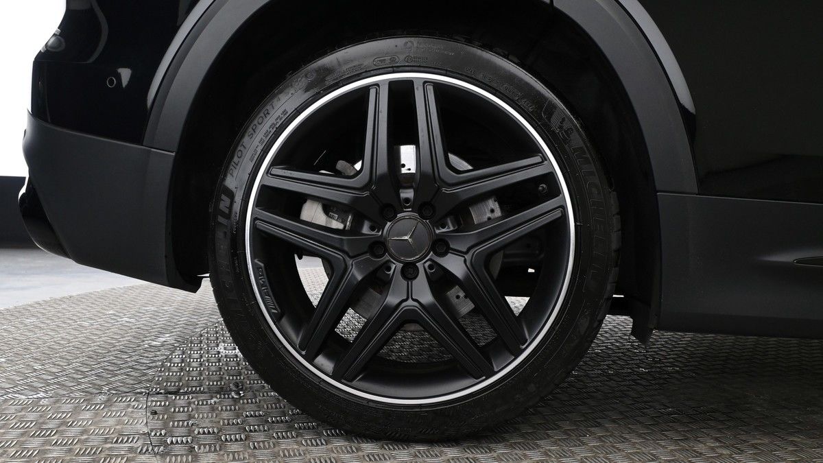 Mercedes-Benz GLB Image 9