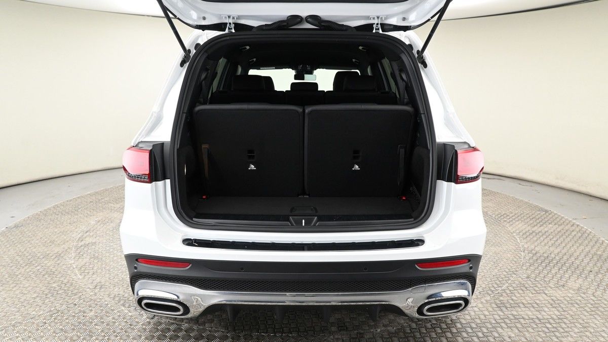 Mercedes-Benz GLB Image 10