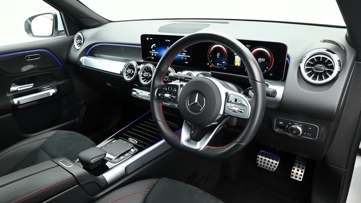 Mercedes-Benz GLB Image 3