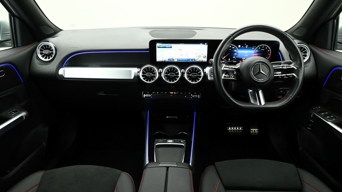 Mercedes-Benz GLB Image 14