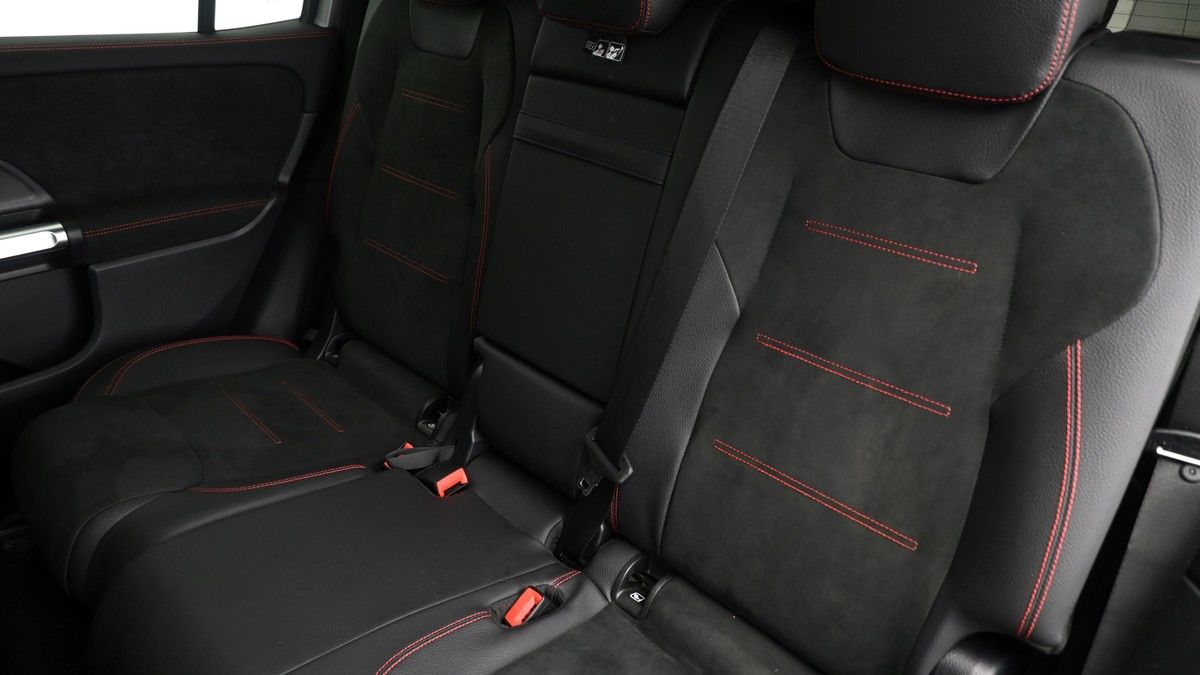Mercedes-Benz GLB Image 5