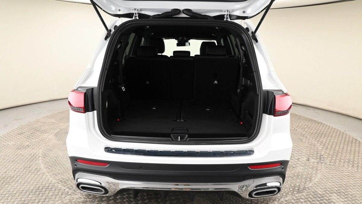 Mercedes-Benz GLB Image 10