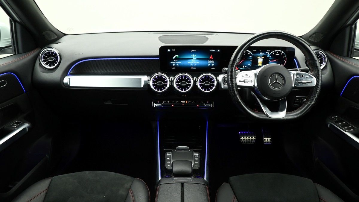 Mercedes-Benz GLB Image 14