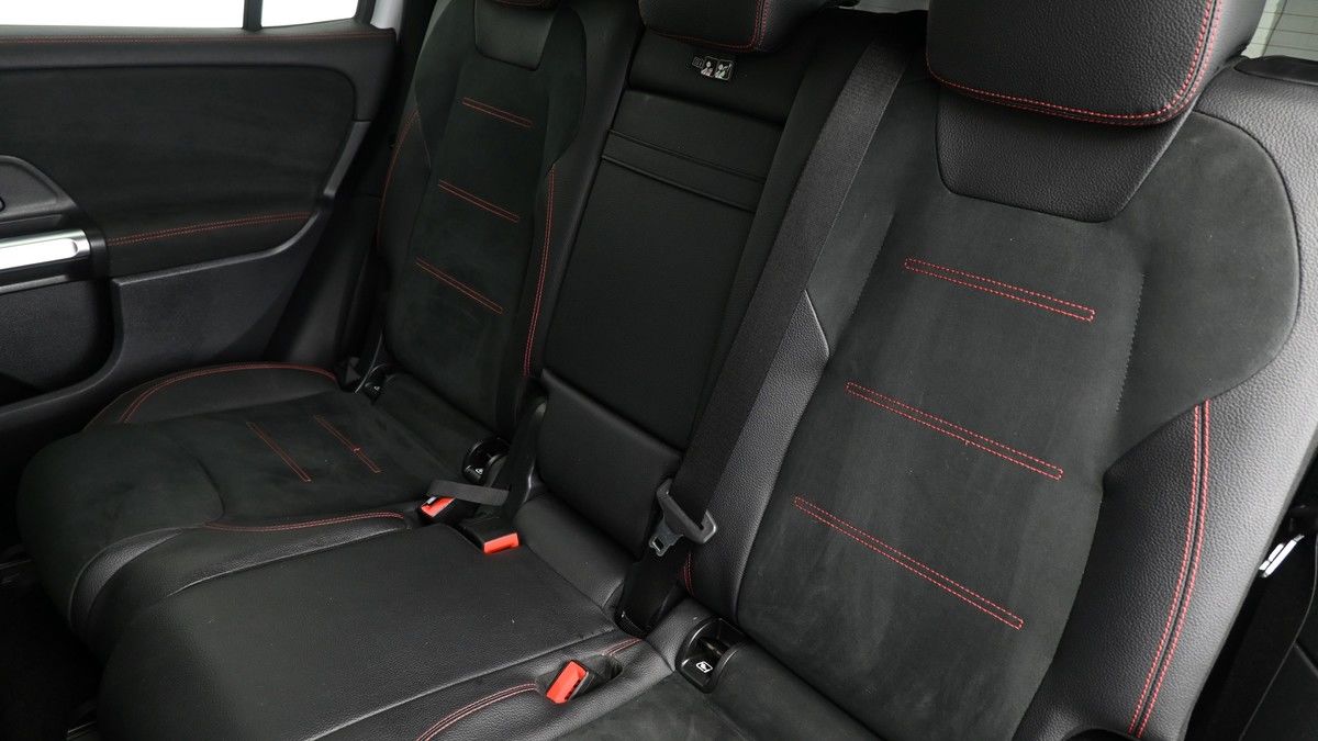Mercedes-Benz GLB Image 5