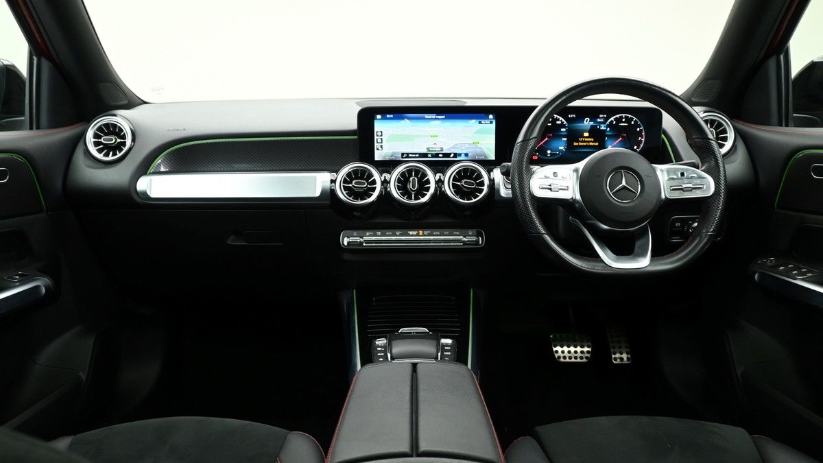 Mercedes-Benz GLB Image 15