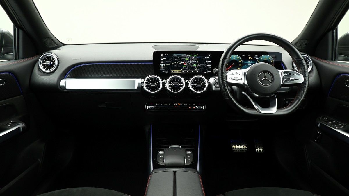 Mercedes-Benz GLB Image 13